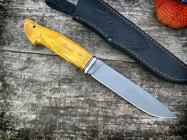 Нож "Турист", клинок сталь Bohler K340, рукоять стабилизированная карельская береза желтого цвета Нож "Турист", клинок сталь Bohler K340, рукоять стабилизированная карельская береза желтого цвета