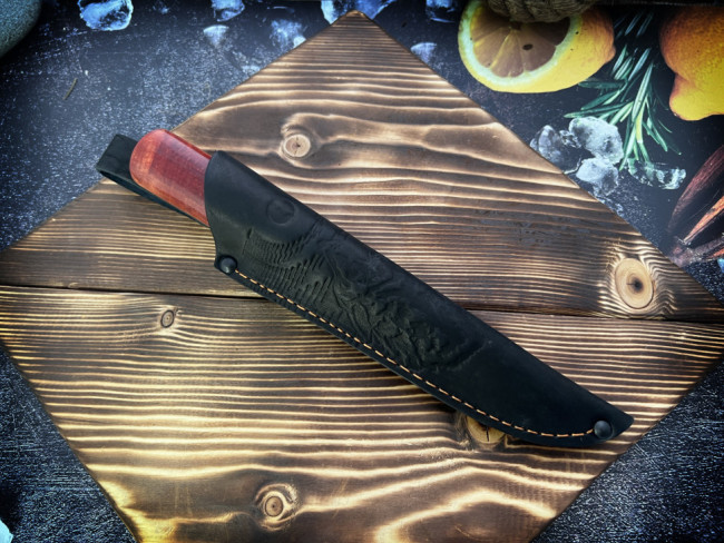 Нож "Манси", клинок Bohler K340, след ковки, рукоять стабилизированная карельская береза красно-оранжевого цвета Нож "Манси", клинок Bohler K340, след ковки, рукоять стабилизированная карельская береза красно-оранжевого цвета