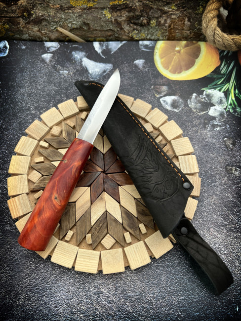Нож "Манси", клинок Bohler K340, след ковки, рукоять стабилизированная карельская береза красного цвета Нож "Манси", клинок Bohler K340, след ковки, рукоять стабилизированная карельская береза красного цвета