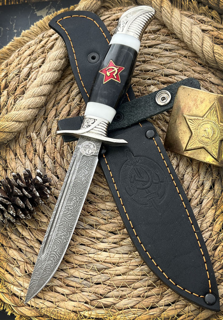 Финка "НКВД", клинок Дамасская сталь, рукоять акрил чёрно цвета, вставки акрил белого цвета, литье мельхиор