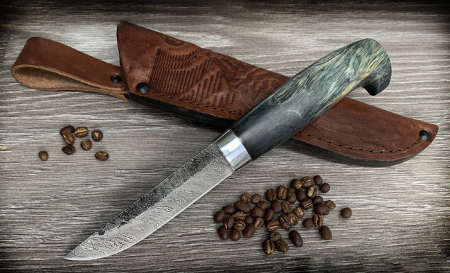 Нож финка "Lappi" (Лаппи), клинок Дамасская сталь, след ковки, рукоять стабилизированная карельская береза зеленого цвета Нож финка "Lappi" (Лаппи), клинок Дамасская сталь, след ковки, рукоять стабилизированная карельская береза зеленого цвета