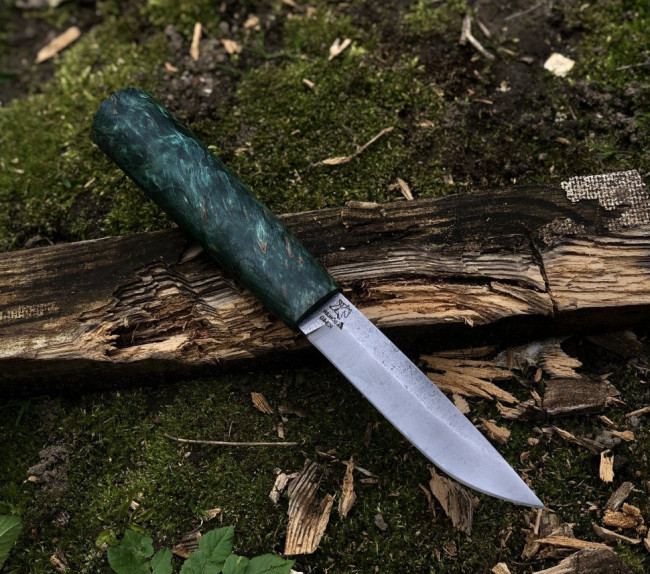Нож "Манси", клинок сталь K340, рукоять стабилизированная карельская береза зеленого цвета Нож "Манси", клинок сталь K340, рукоять стабилизированная карельская береза зеленого цвета