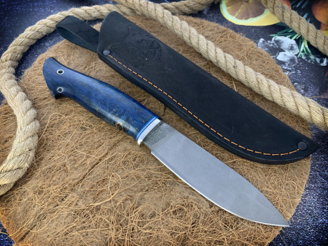 Нож "Филин", клинок сталь K340, рукоять стабилизированная карельская береза темно-синего цвета Нож "Филин", клинок сталь K340, рукоять стабилизированная карельская береза темно-синего цвета