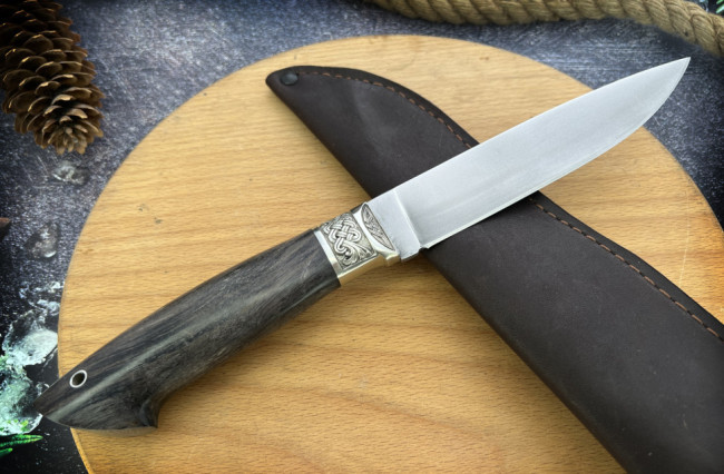 Нож "Акула", клинок сталь bohler К340, рукоять стабилизированная карельская береза черного цвета, притин мельхиор Нож "Акула", клинок сталь bohler К340, рукоять стабилизированная карельская береза черного цвета, притин мельхиор