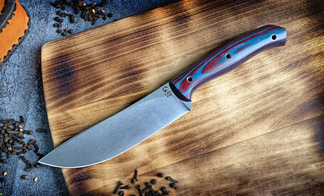 Нож "Кухонный-4", цельнометаллический, клинок сталь K340, рукоять микарта красно-синего цвета Нож "Кухонный-4", цельнометаллический, клинок сталь K340, рукоять микарта красно-синего цвета